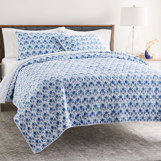 Sonoma Goods For Life® Reversible Printed Quilt Set With Shams Floral Trellis 6 Sonoma Goods For Life® Reversible Printed Quilt Set With Shams Floral Trellis - Image 4